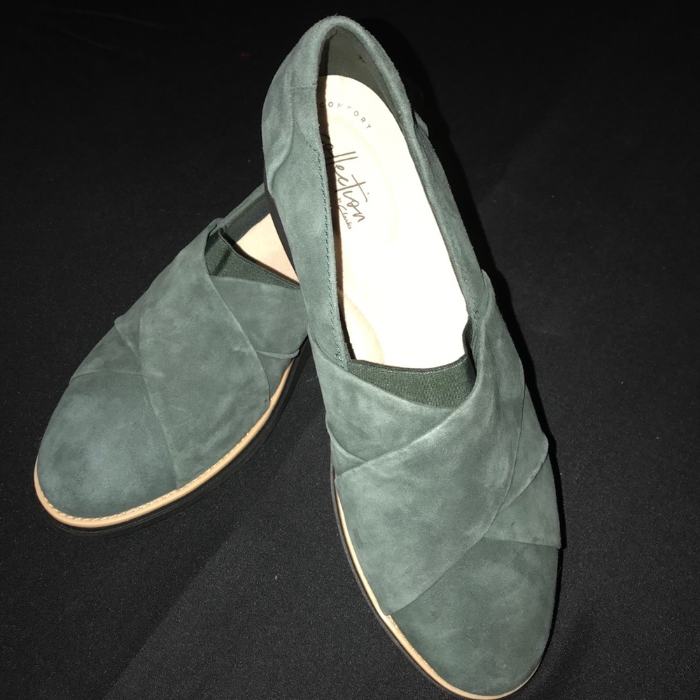 New green suede Clark Sharon Form slip ons 9m